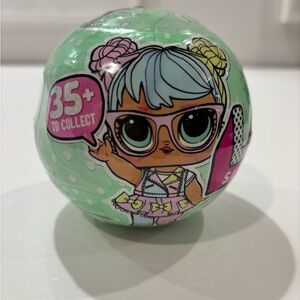 LOL Surprise GOLD Ball- Splash Queen!